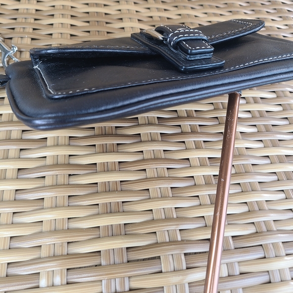 Coach Soho Black Leather Wristlet Clutch Bag Purse Buckle Detail Small - Picture 9 of 14